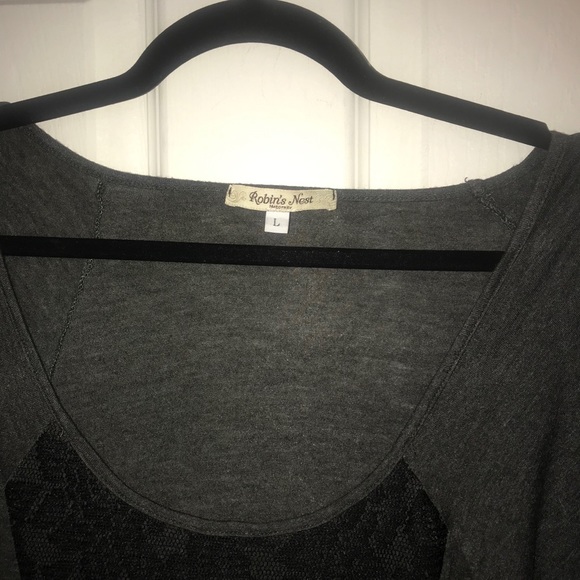 Nice sweater top - Picture 3 of 3